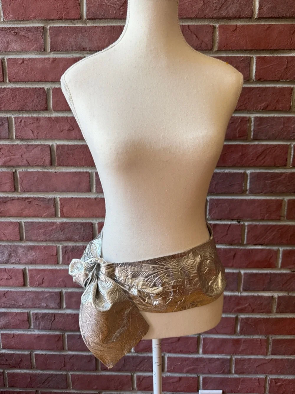 Embossed Floral Design Silver Metallic Leather Waist Wrap Belt O/S Handmade USA